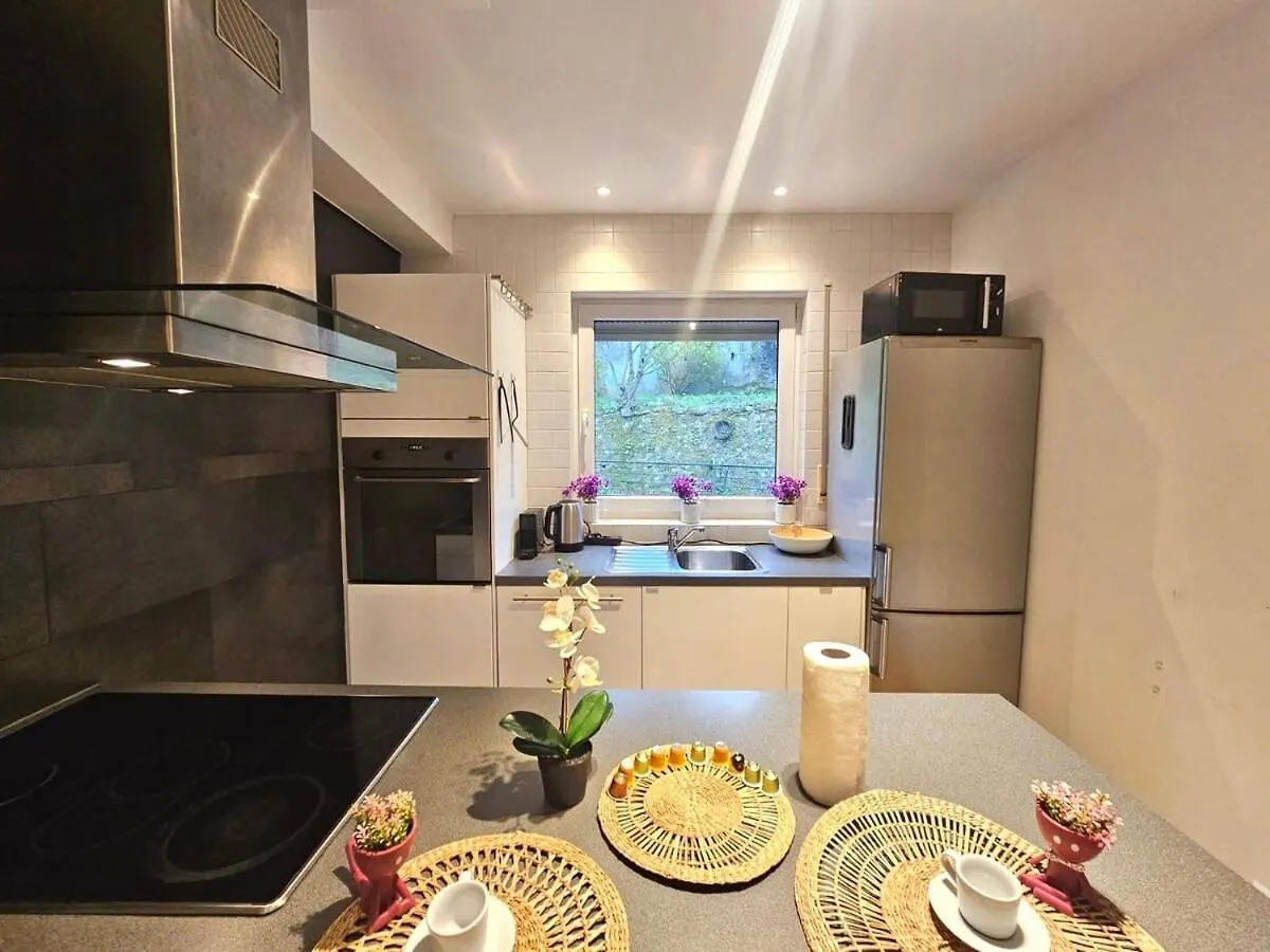 Luxembourg Living Stylish 2Br And Free Parking 아파트