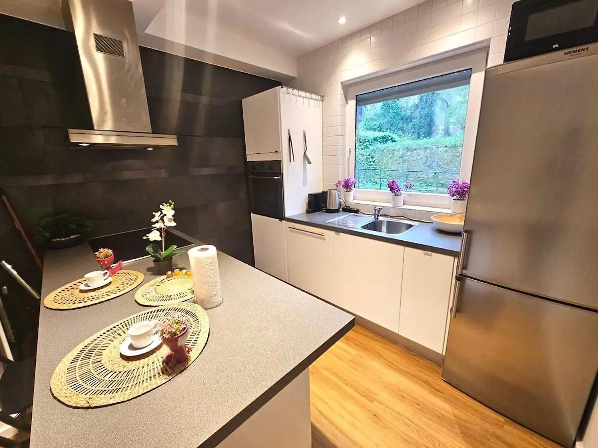 Luxembourg Living Stylish 2Br And Free Parking 아파트